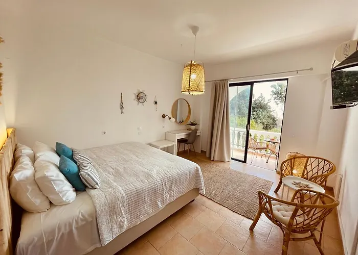 Afroditi Junior أرخانجلوس