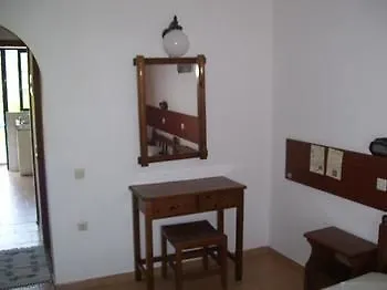 Afroditi Junior Arhángelosz